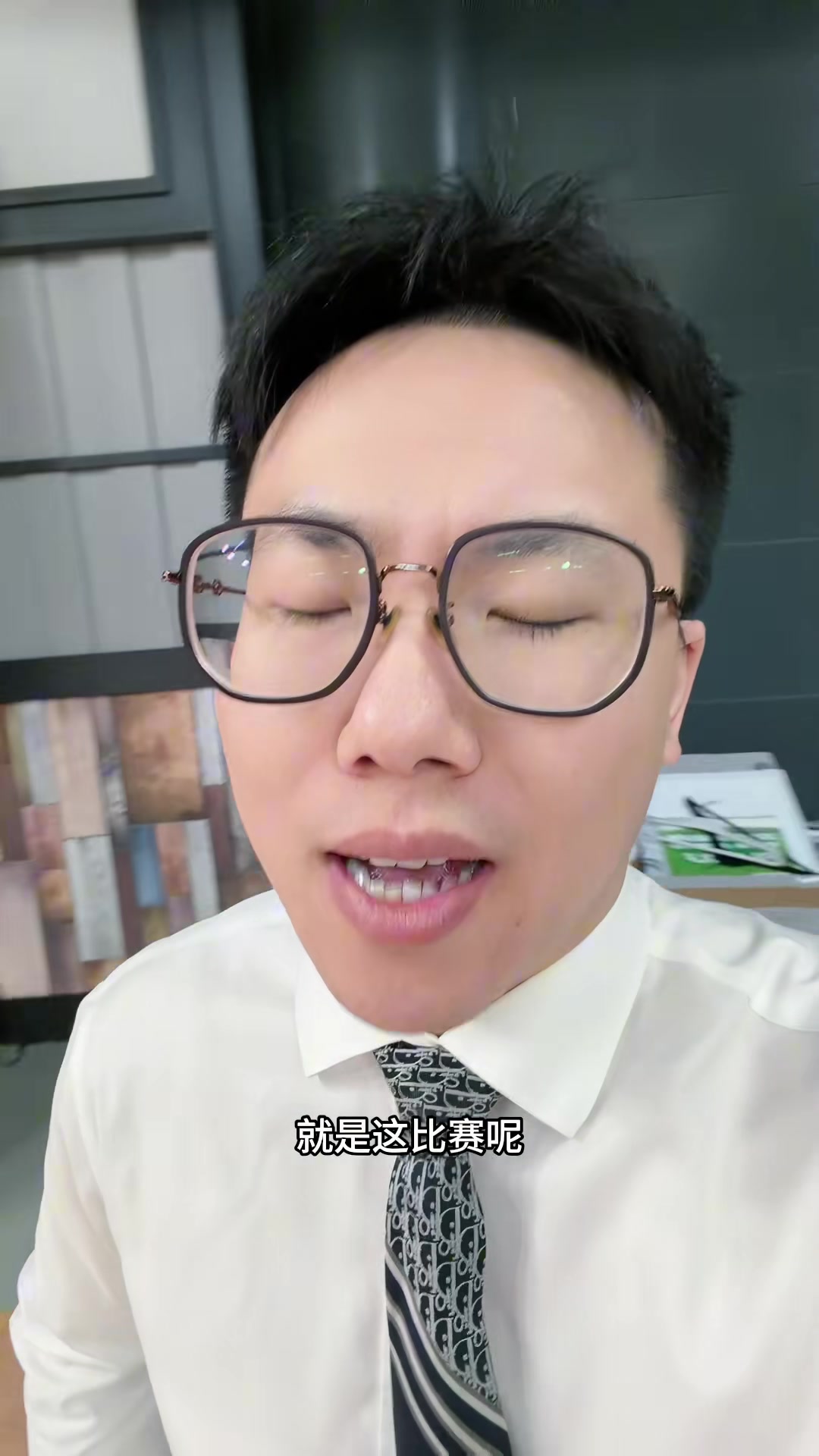 解说:开拓者比赛最怕罗威打&没打好但比赛没花 希望小杨明天能打