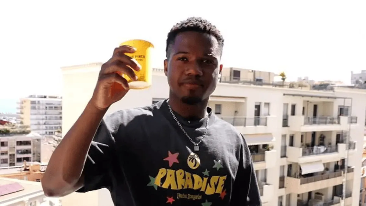 kaiyun-法蒂：我会永远铭记在巴萨的首秀；没有人能与梅西相比